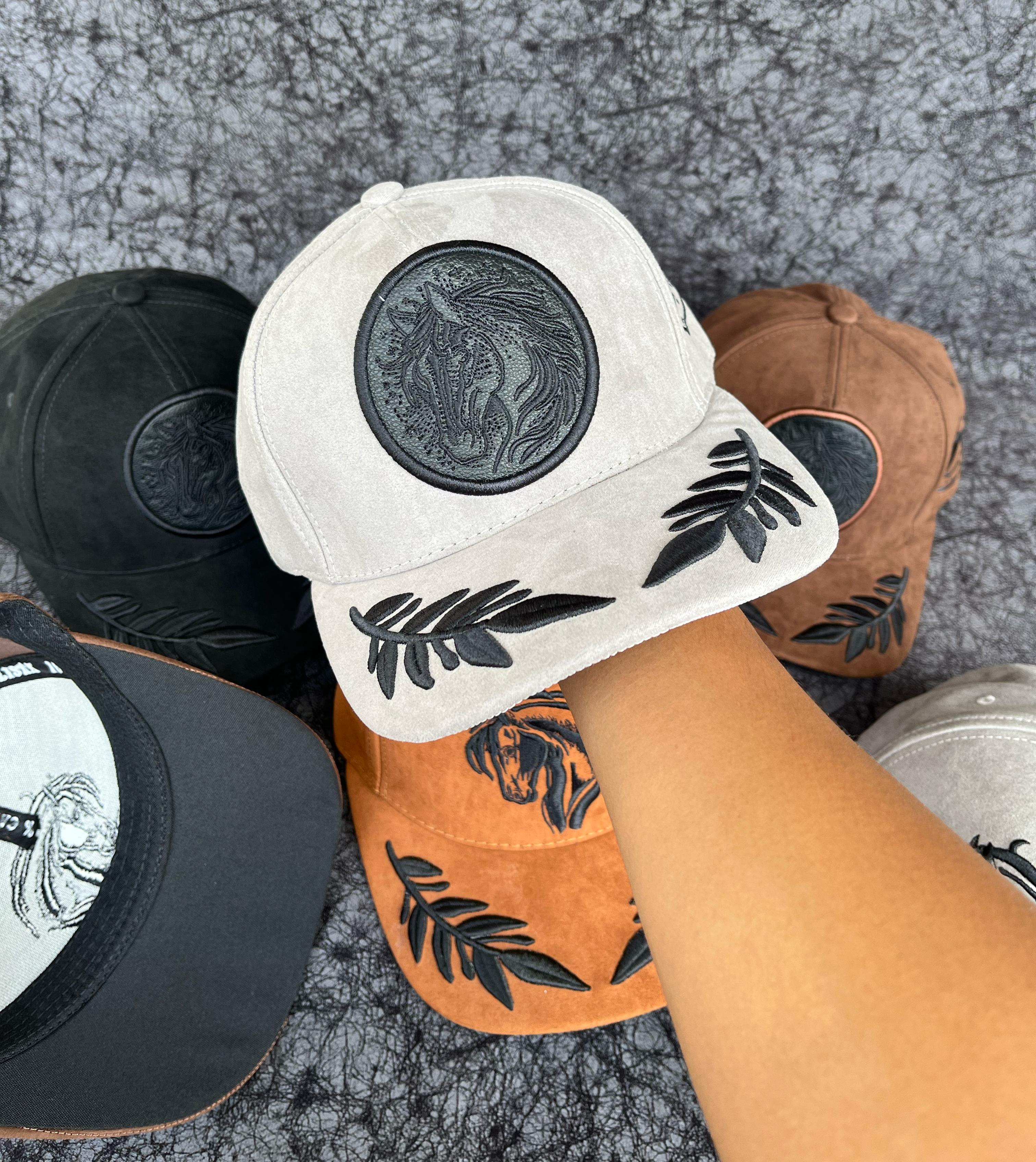 Miniatura 18 de Gorras Equinas Coleccion 31-03